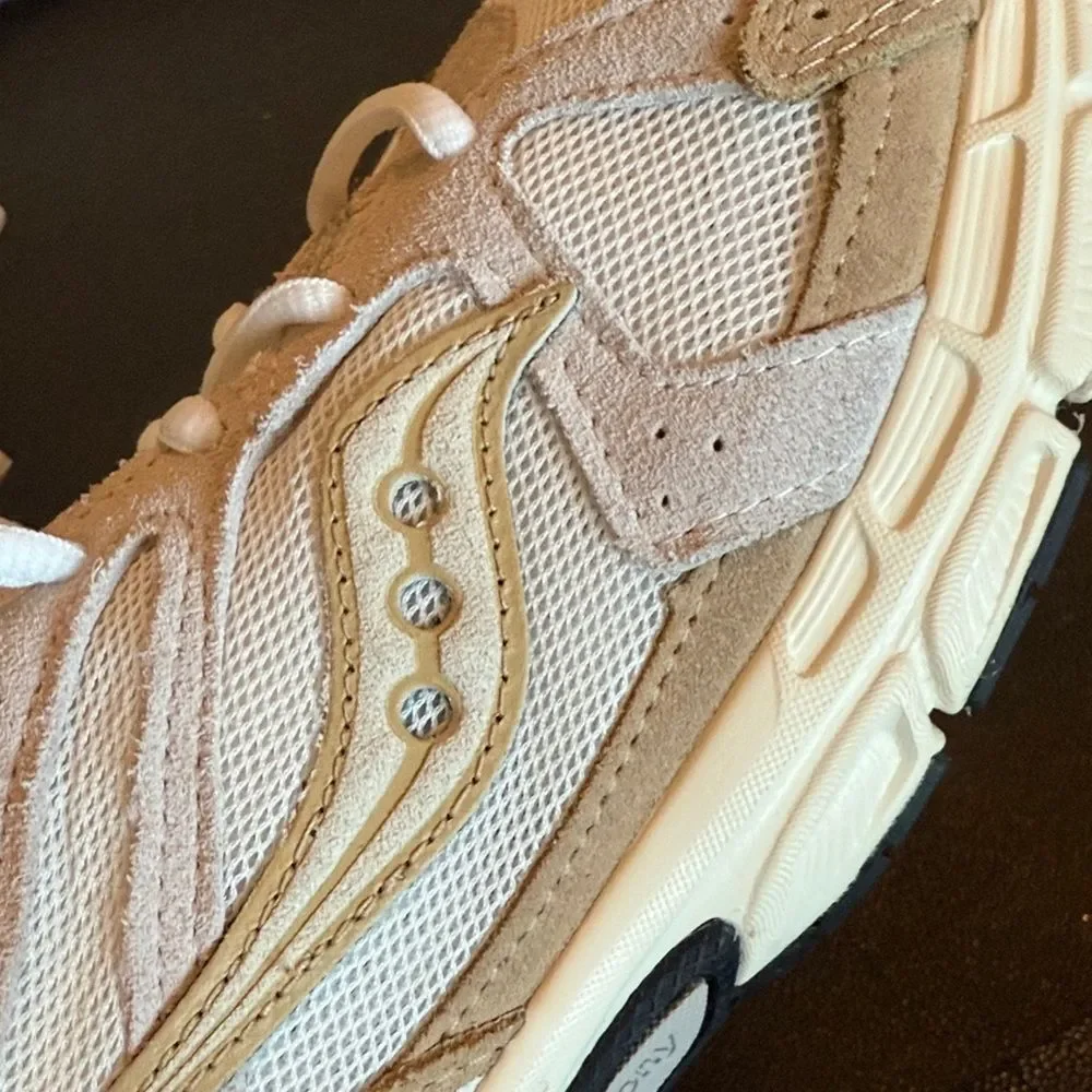 Saucony Women's Sneakers in White, Tan and Gold